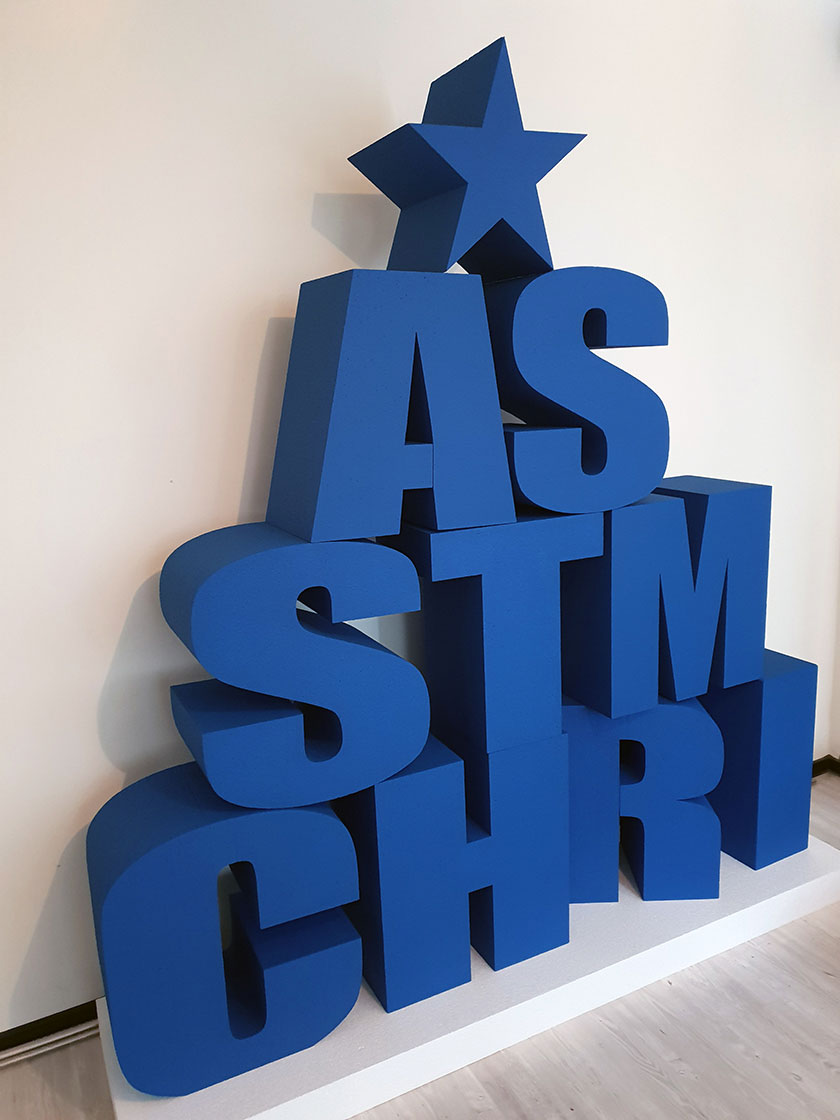 Litere volumetrice din polistiren expandat, grosime 35 cm, vopsit albastru, Christmas Tree, Christmas Corporate Party